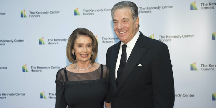 L'aggressione al marito di Nancy Pelosi. Resoconti e domande