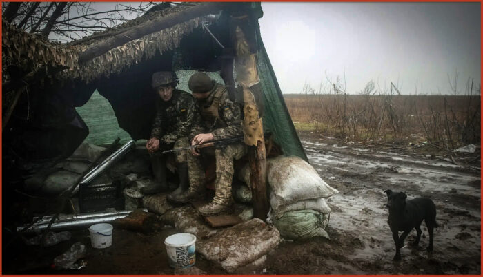 Ucraina: la guerra persa. Senza proiettili e senza uomini.