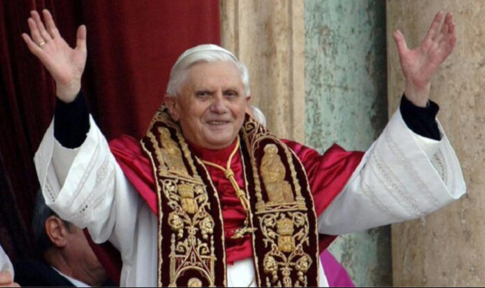 Papa Benedetto XVI. Benedetto XVI, in morte di un pastore