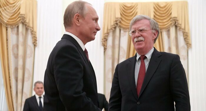 Bolton in Russia: spiragli di distensione