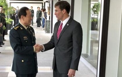 Usa-Cina: tra le tensioni, Esper annuncia una visita a Pechino