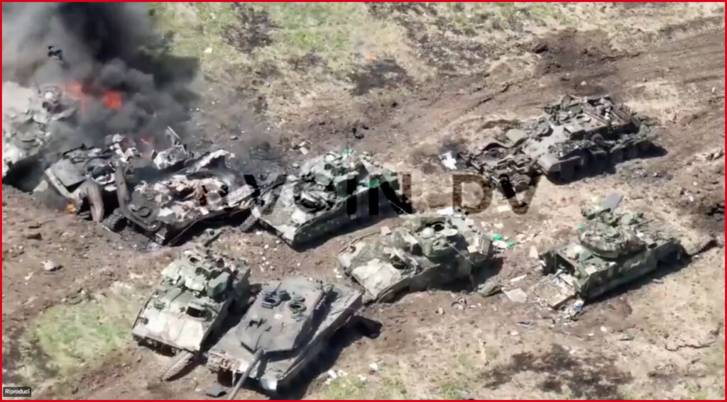 Mezzi corazzati ucraini distrutti