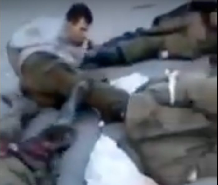 Il video dell'orrore dei soldati russi torturati