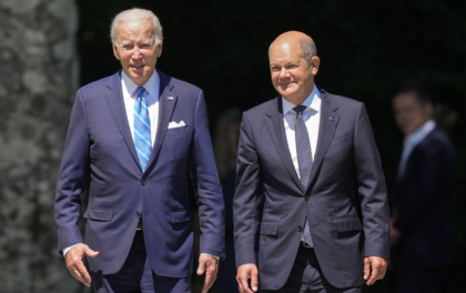 Joe Biden con Olaf Scholz. Il colloquio riservato Scholz - Biden e l'Endgame in Ucraina