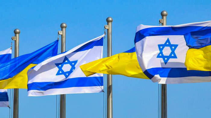 bandiere israeliane e ucraine. Ucraina: il niet di Israele all'invio di armi e il Credo Atlantista