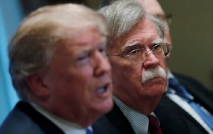 Trump licenzia Bolton, cambia il mondo