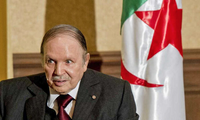 Elezioni in Algeria, le opposizioni in piazza contro Bouteflika