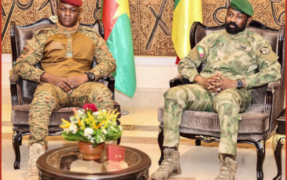 i presidenti di Mali e Burkina Faso Goita e Traore hanno dichiarato che difenderanno il Niger da qualunque iniziativa militare