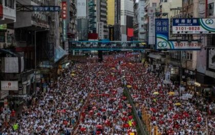 Hong Kong: di aperture ai manifestanti, nazismo e narcotraffico