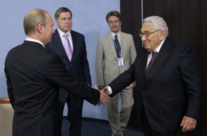 Putin incontra Kissinger