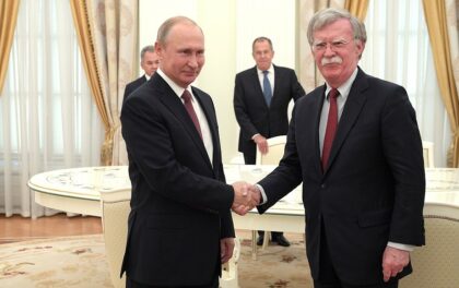 Bolton e Putin