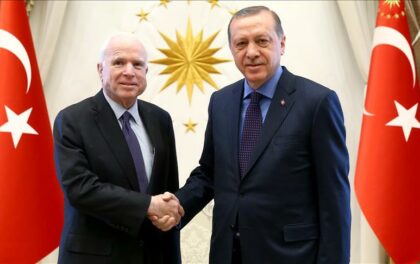 McCain, Erdogan e la guerra in Siria