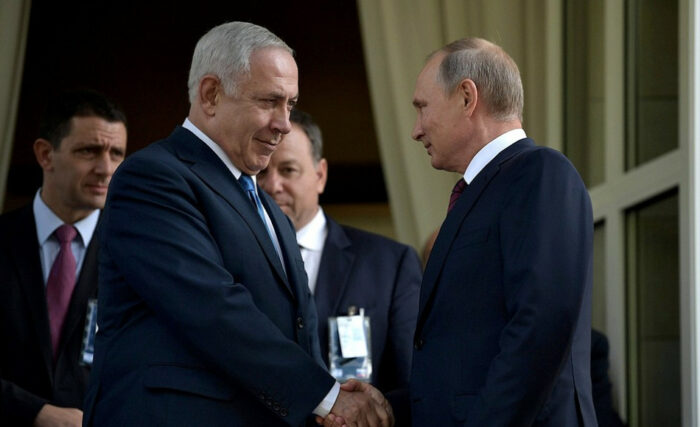 Netanyahu da Putin: photo opportunity, niente di più