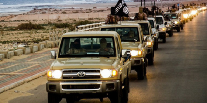Lo strano parco macchine dell'Isis